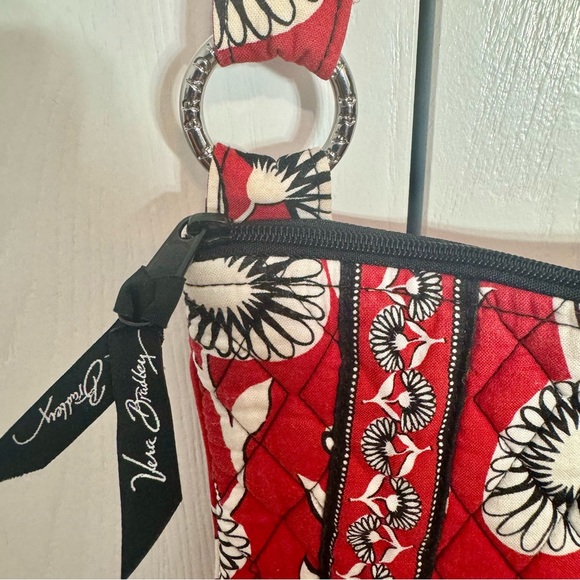 Pre-owned. Vera Bradley Crossbody Floral Purse. Retired RED "DECO DAISY" pattern - Picture 5 of 15